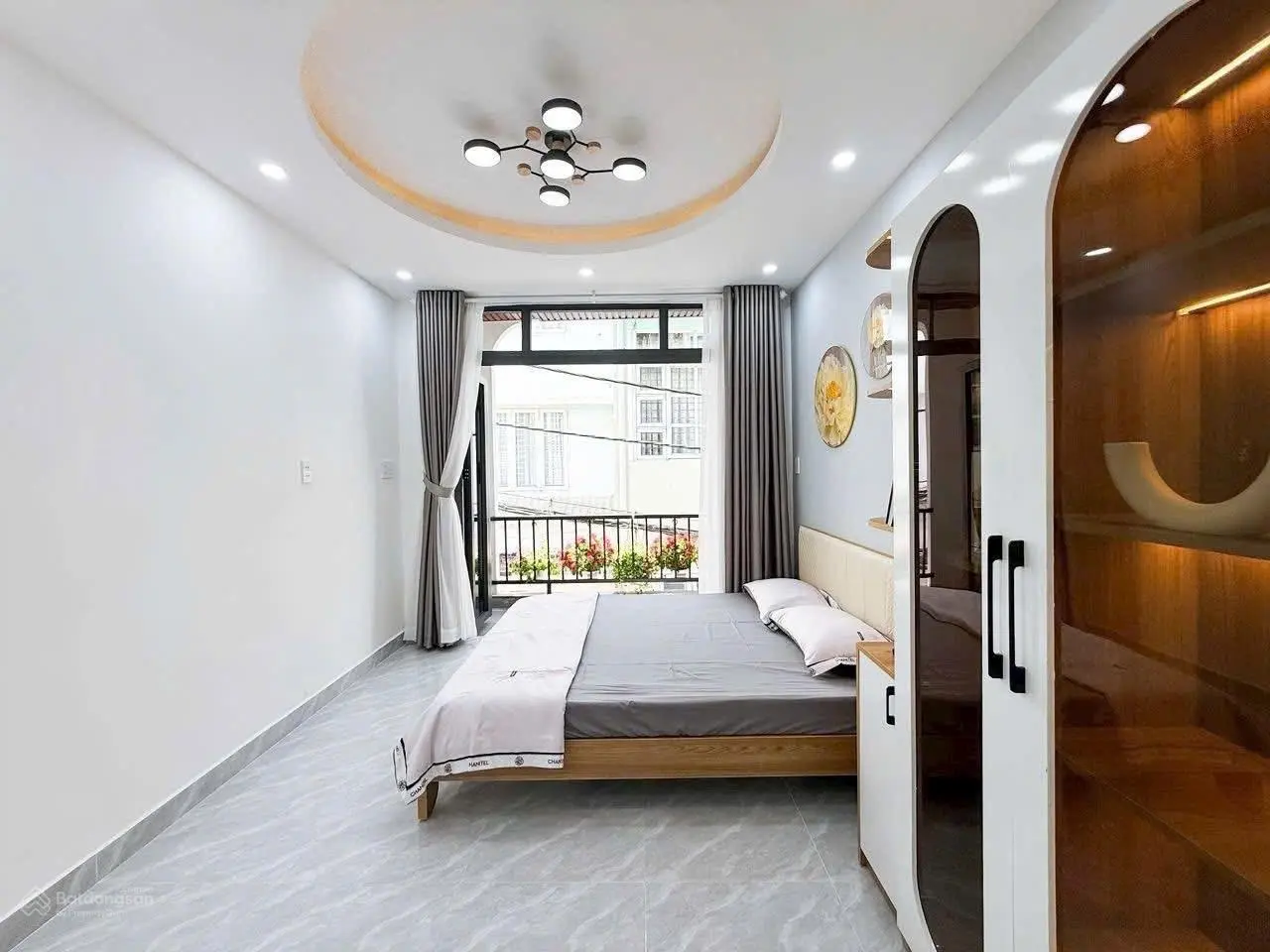 Chú Tám gửi bán căn Cô Bắc, diện tích 38m2, giá 2tỷ970. Sổ riêng, liên hệ đi coi nhà liền