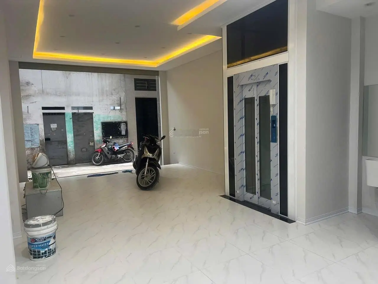 Thanh Xuân siêu phẩm đẹp thang máy ô tô vào nhà 50 m2 - 6 tầng - chỉ 16.7 tỷ