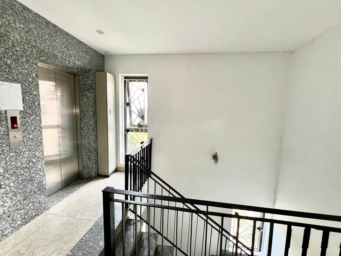 Bán mặt phố An Dương Vương, Tây Hồ: vị trí vàng, 170m, 4 tầng, mặt tiền rộng 7.5m, 38 tỷ!