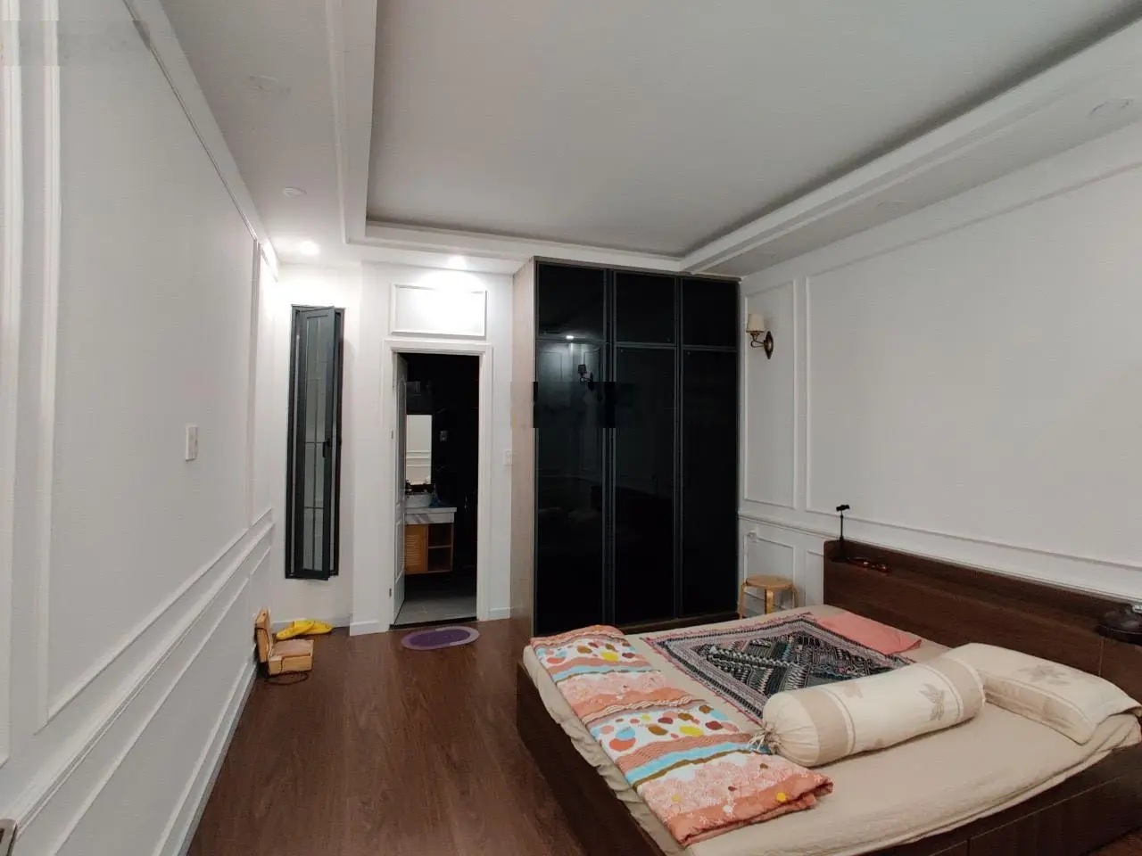 MT khu đường Hoa đoạn đẹp, sầm uất thuộc khu Phan Xích Long, 4x20, Trệt 3 lầu (4 tầng), 24 tỷ TL