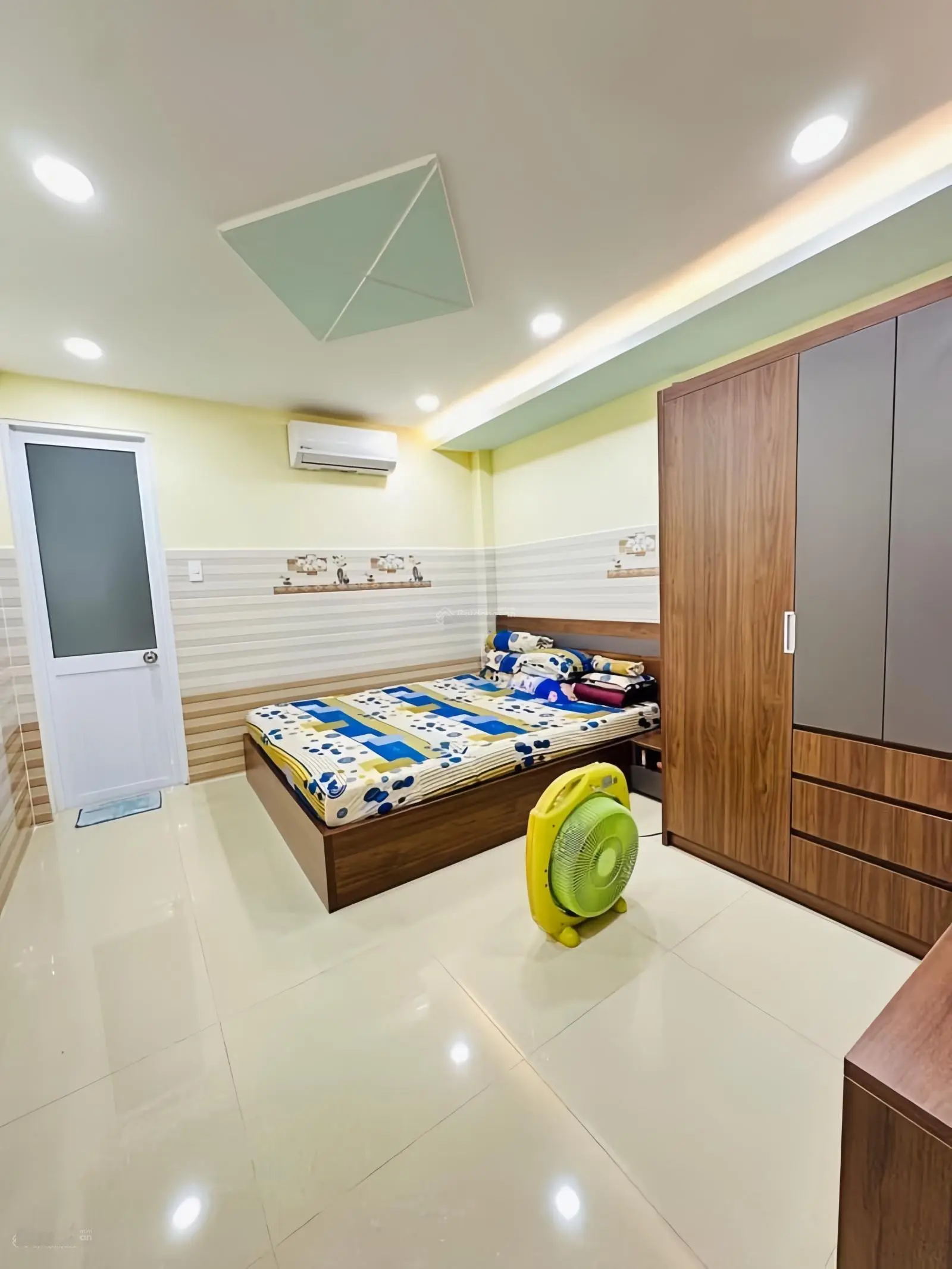 Chủ cần tiền bán gấp nhà hẻm xe hơi Lãnh Binh Thăng, P. 11, Q. 11 - Giá 3tỷ080/80m2, gần Lotte Mart
