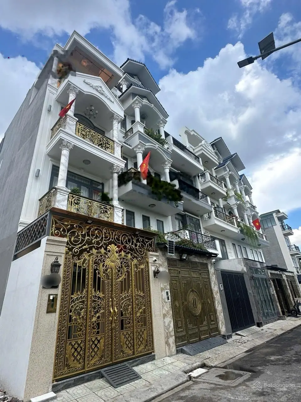 Full nội thất - DTSD 168m2 - nhà đẹp 4 tầng - HXH - Trường Thọ - giá chỉ 8x. Tỷ