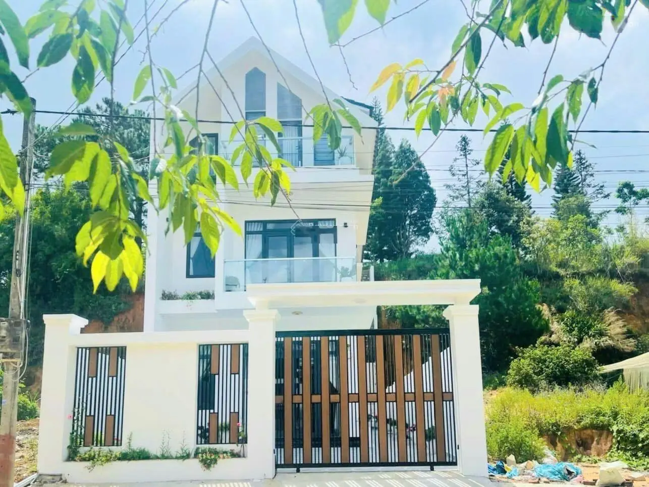 Bán villa view đẹp ngay khu An Sơn - cách trung tâm chỉ 2km - 212.2m2