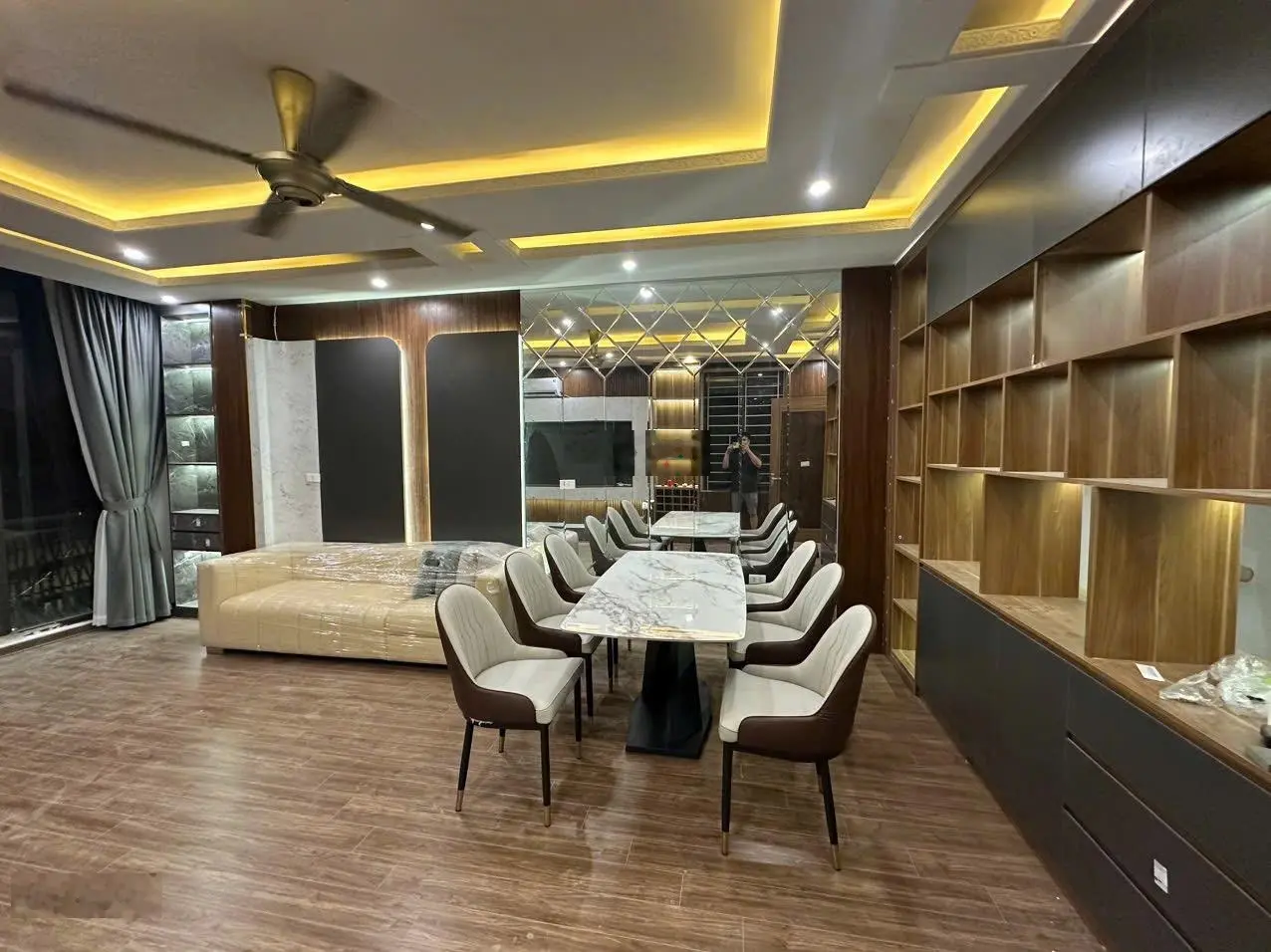 Bán nhà mặt đường kinh doanh lô góc - ô tô tránh - nhà full nội thất - trung tâm cự khối