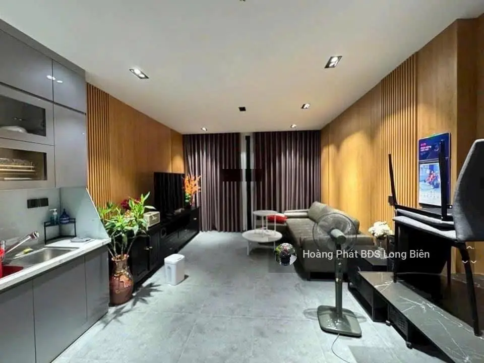 Bán nhà Đàm Quang Trung, cạnh siêu thị Aeon Long Biên, 43m2 x 7T, 10.5 tỷ. LH 0965858116