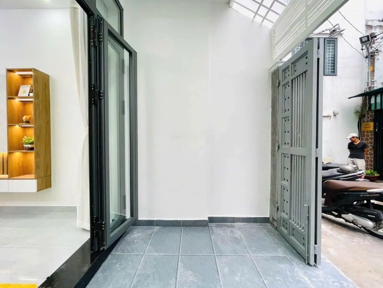 Bán nhanh nhà chính chủ 94,7m2 Nam Kỳ Khởi Nghĩa, P8, Q3. 3 lầu, 3PN, 3WC. Hẻm 6m