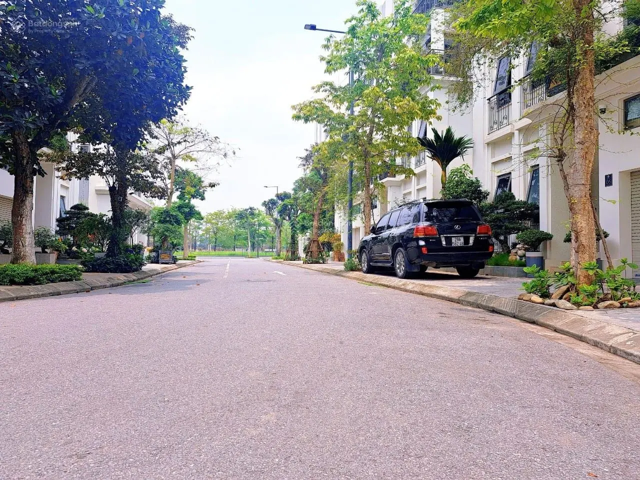 Bán tòa nhà 8 tầng, nhỉnh 27 tỷ, đường rộng 12m, thông sàn kết hợp ở
