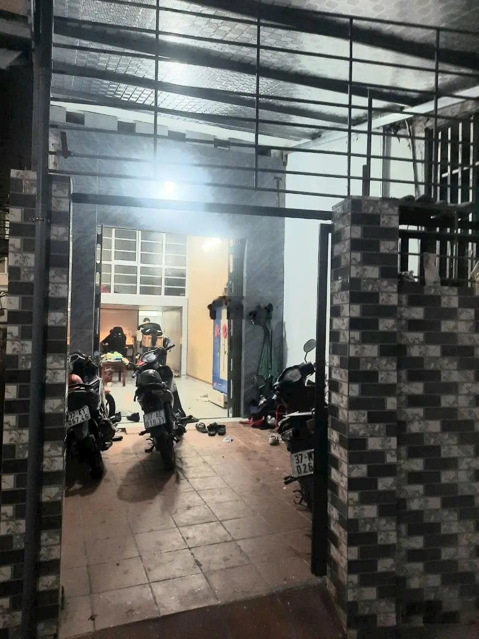 Bán nhà đường 19/5 thành phố Nam Định, sổ đỏ chính chủ, ô tô đỗ cách cửa nhà 7m. nội thất cơ bản
