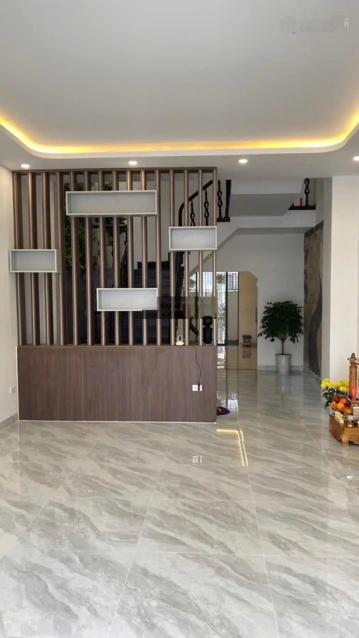 Bán căn biệt thự MT phố Hồ Nghinh nhà 3 tầng 5PN - DT 121m2 ngang 5m cho tây thuê 30tr/th - 17,x tỷ