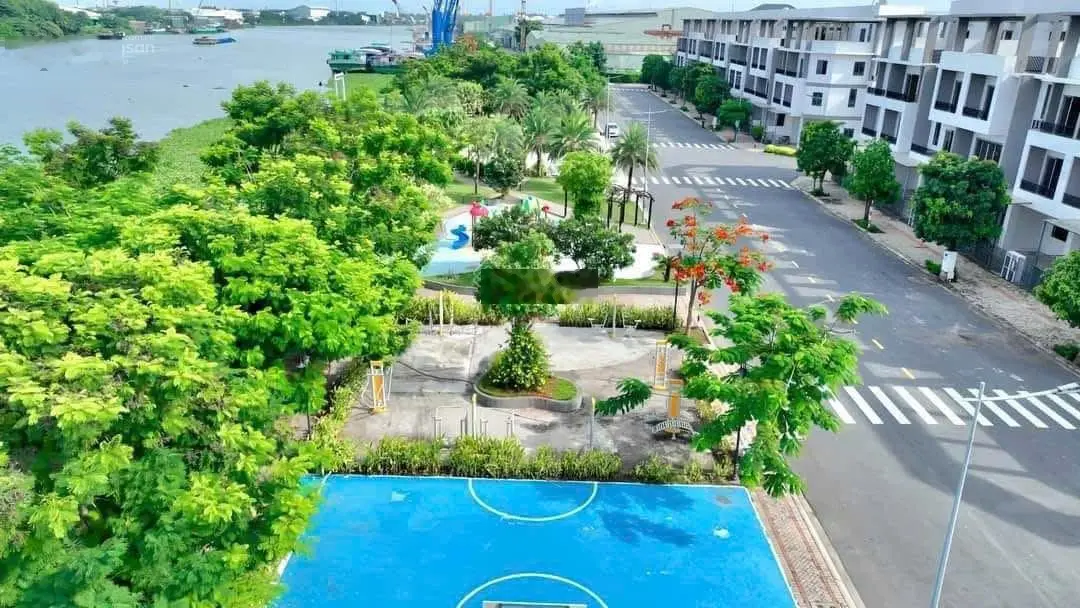 Nhà phố view sông bến du thuyền,thanh toán 30% nhận nhà cho thuê 30tr/tháng lh:0937568135