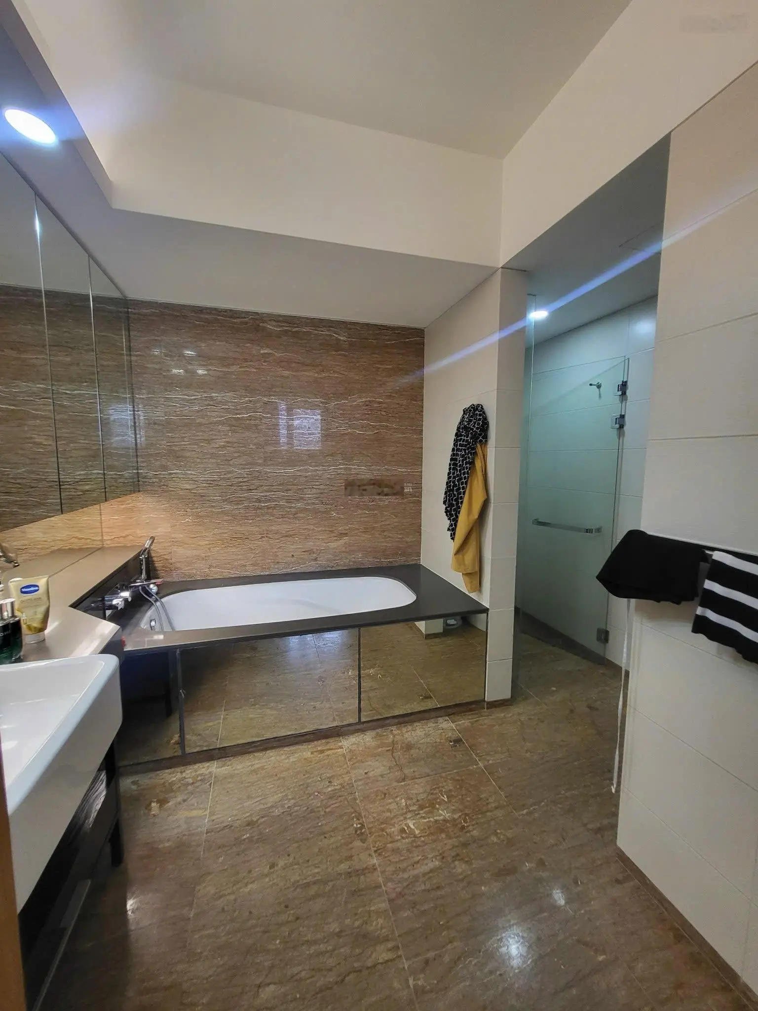 (siêu hiếm)bán căn hộ sub-penthose tại indochina plaza hà nội, giá tốt, 211m2, 4 pn/3wc 0888 989 ***