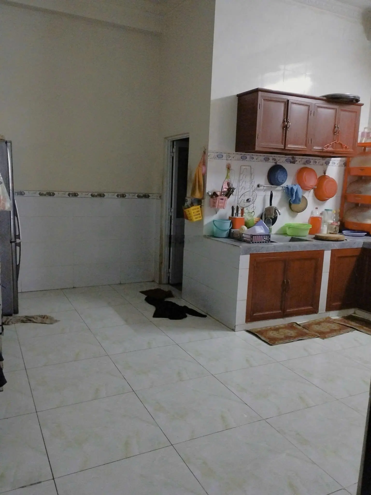 Cần bán nhà mặt tiền kinh doanh 1 trệt 3 lầu khu dân cư đông tp dĩ an diện tích: 100m