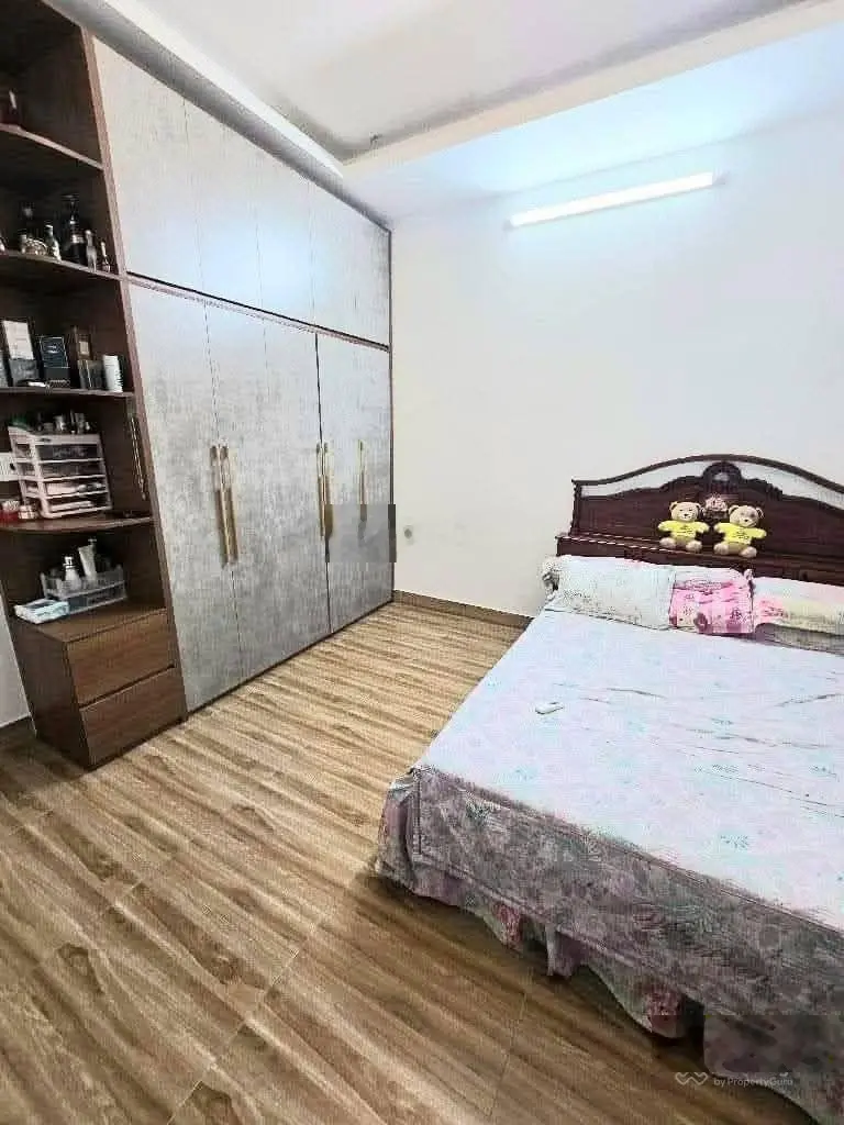 Bán nhà mặt tiền 5 tầng, diện tích : 54m2.giá : 7 tỷ 400 thương lượng.