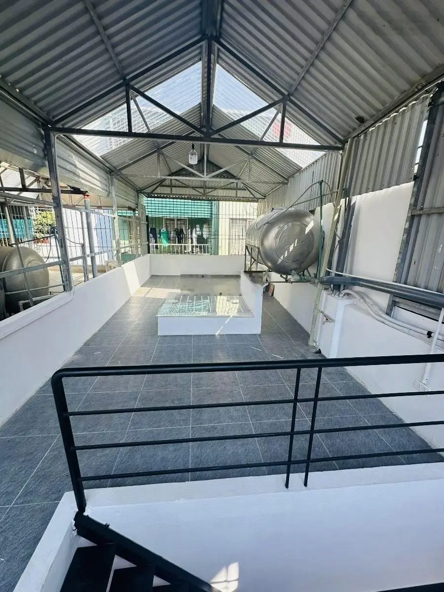 Giá cực tốt! Nhà đẹp ở ngay tại Kim Giang. Ngõ thẳng ra phố, chỉ 40m. Lô góc thoáng sáng. DT 42m2