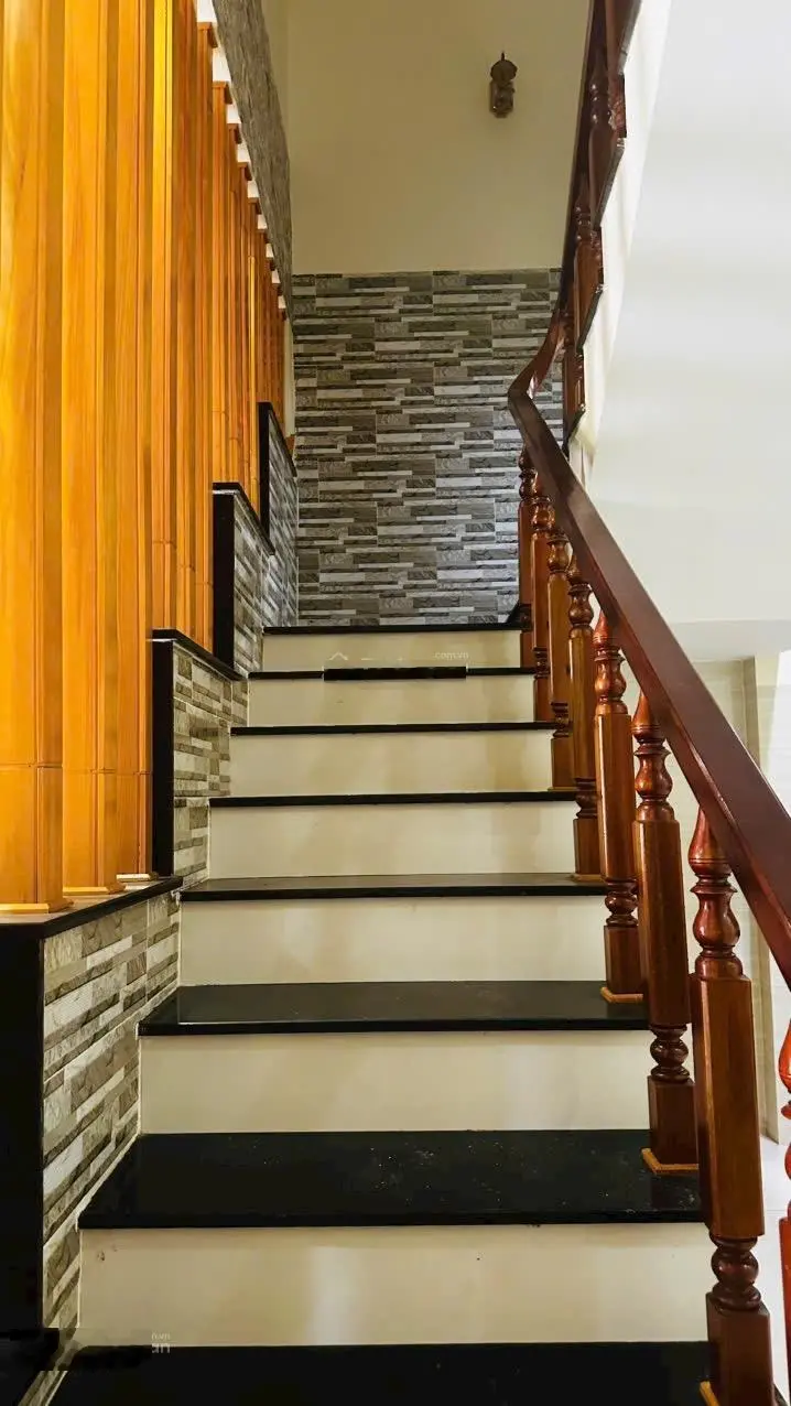 Bán nhà 2 MT, đường Trần Khát Chân, Vĩnh Hoà, DT 105m2, hướng Đông Bắc, đường 20m - giá 6,7 tỷ