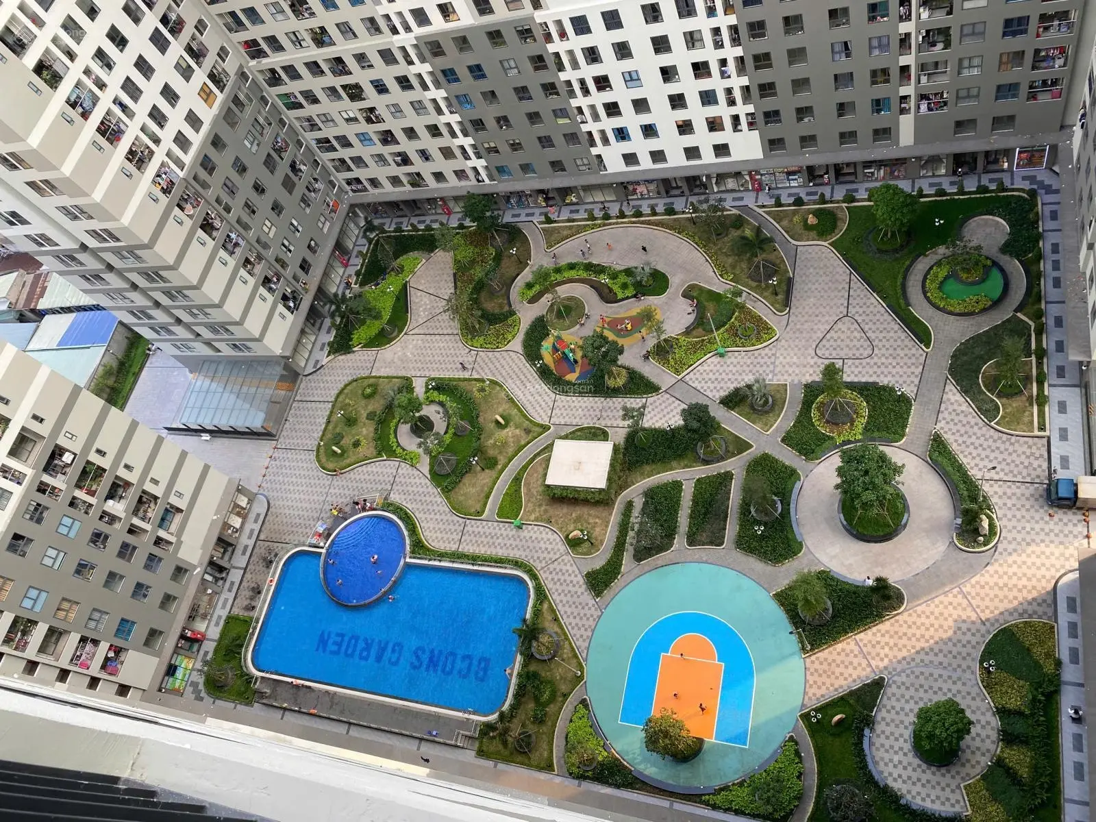 Bán căn 2PN1WC - Giá chỉ 1ty350 - Tầng trung - Bcons garden. Sổ hồng sẵn, Sang tên ngay