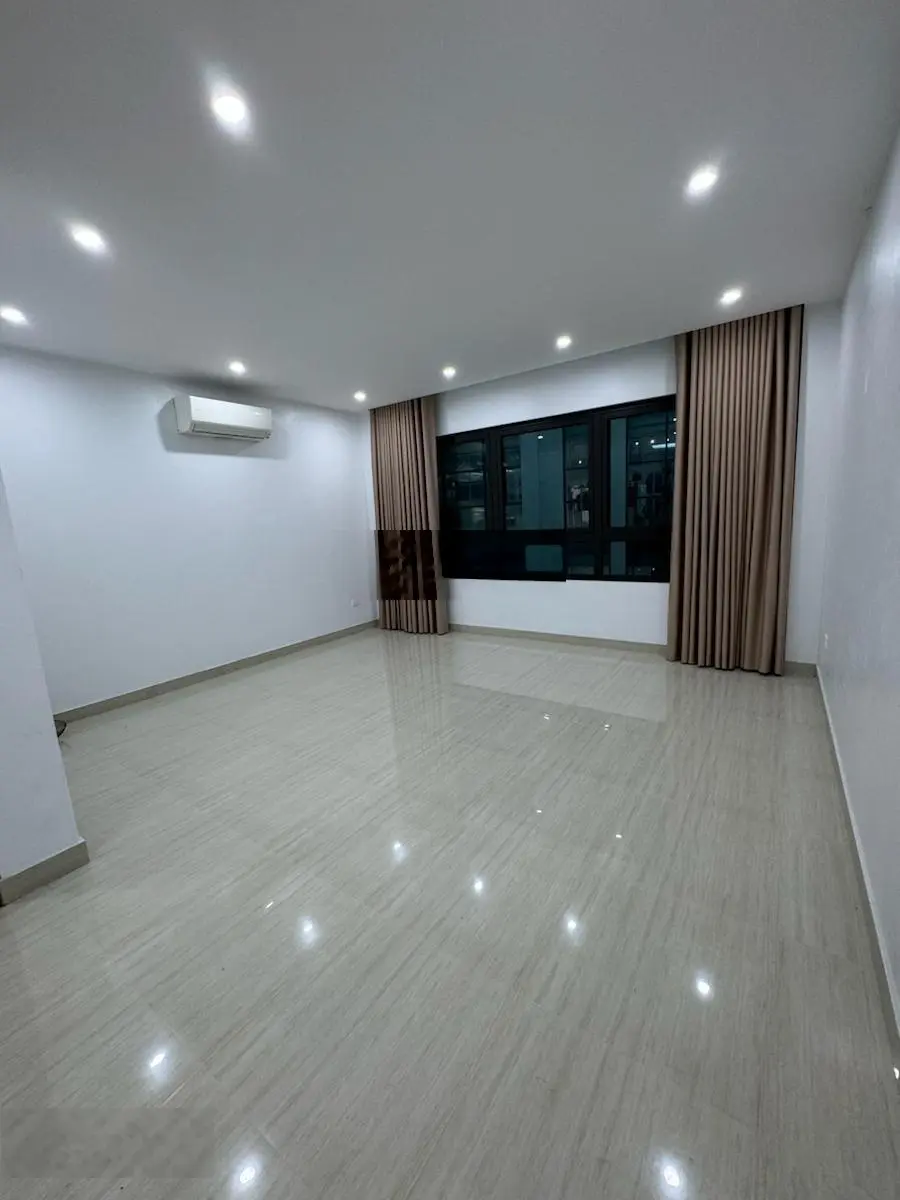 Toà văn phòng cầu giấy 70m x 8 tầng x mt 6m : giá : 24.5tỷ . kinh doanh - oto - thang máy
