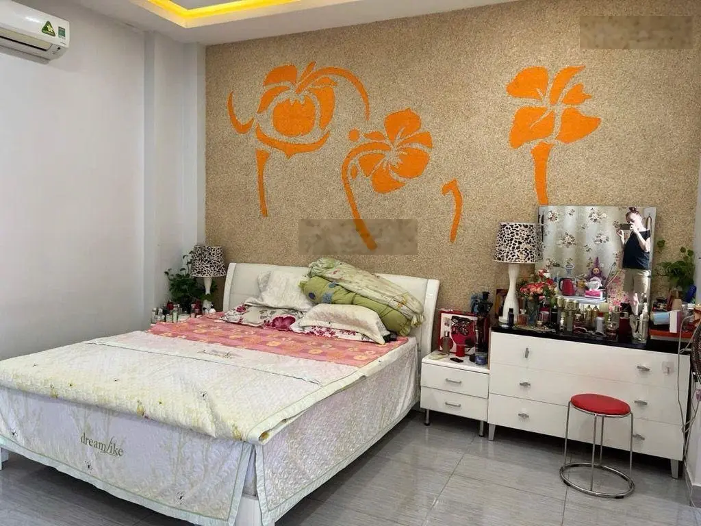 Nhà đẹp 4 tầng, hxh 8m thông, dt 100m2, ngang 5m, 4pn, tặng nội thất,gần kđt vạn phúc city, thủ đức