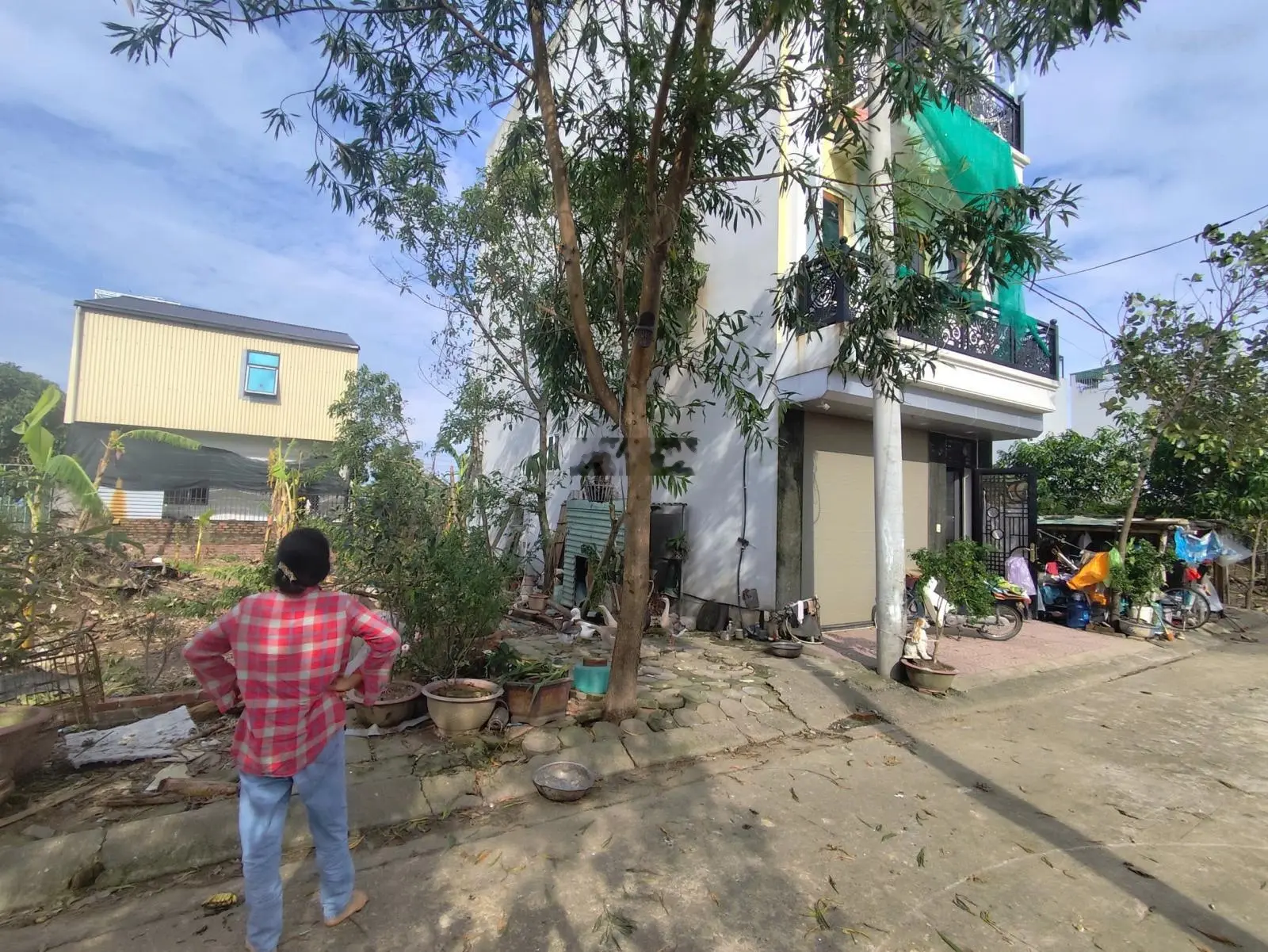 Bán lô 63.6m2 mặt tiền 4.22m đất dịch vụ Lại Yên. Cách VĐ 3.5 hơn 1km đi mất 2 phút. Giá tốt nhất