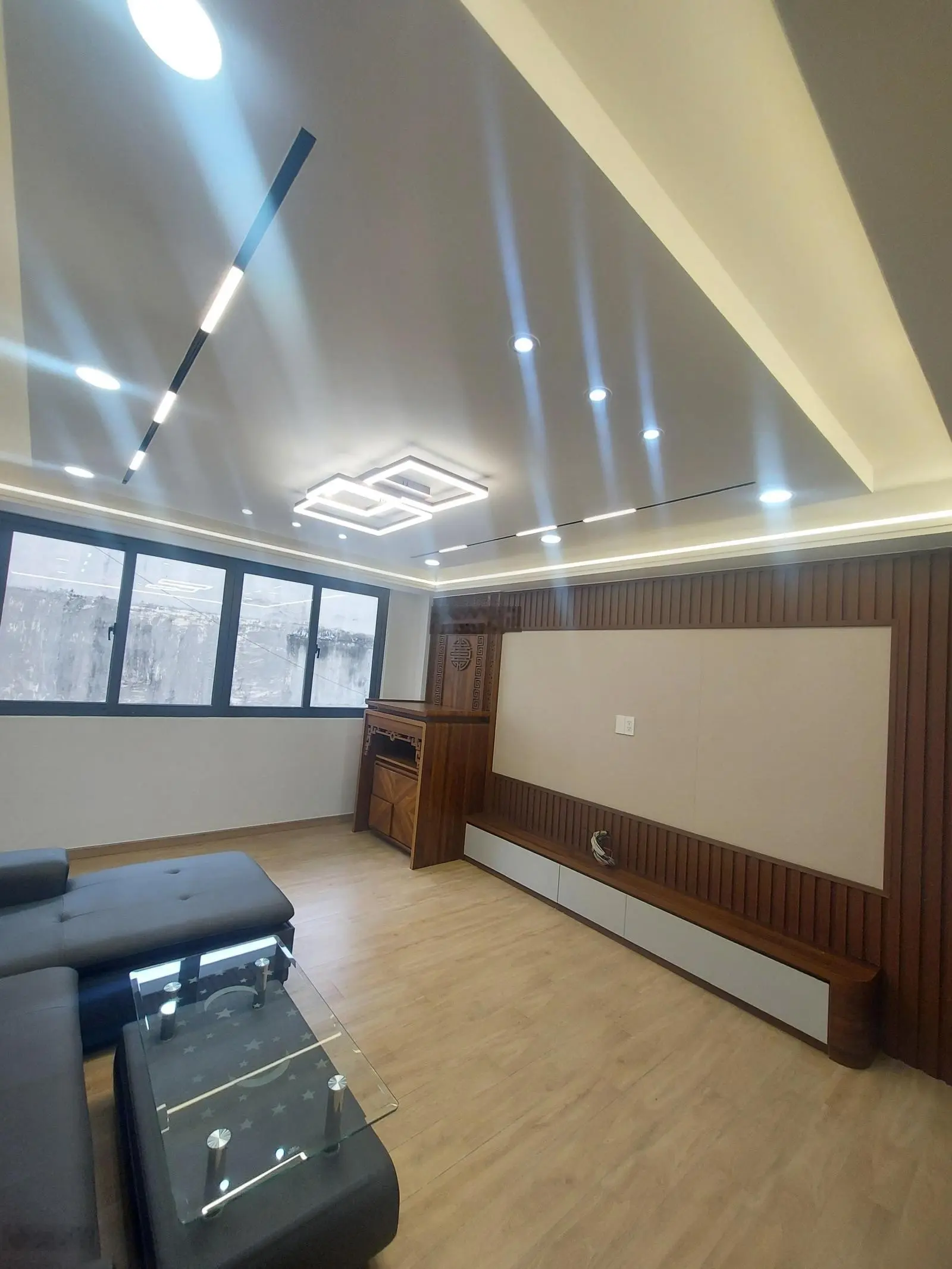 Hiếm trong tầm giá-bán nhà phố 5T có thang máy Nhật vài bước ra CV Nguyễn Văn Lượng 11tỷ nhỉnh TL