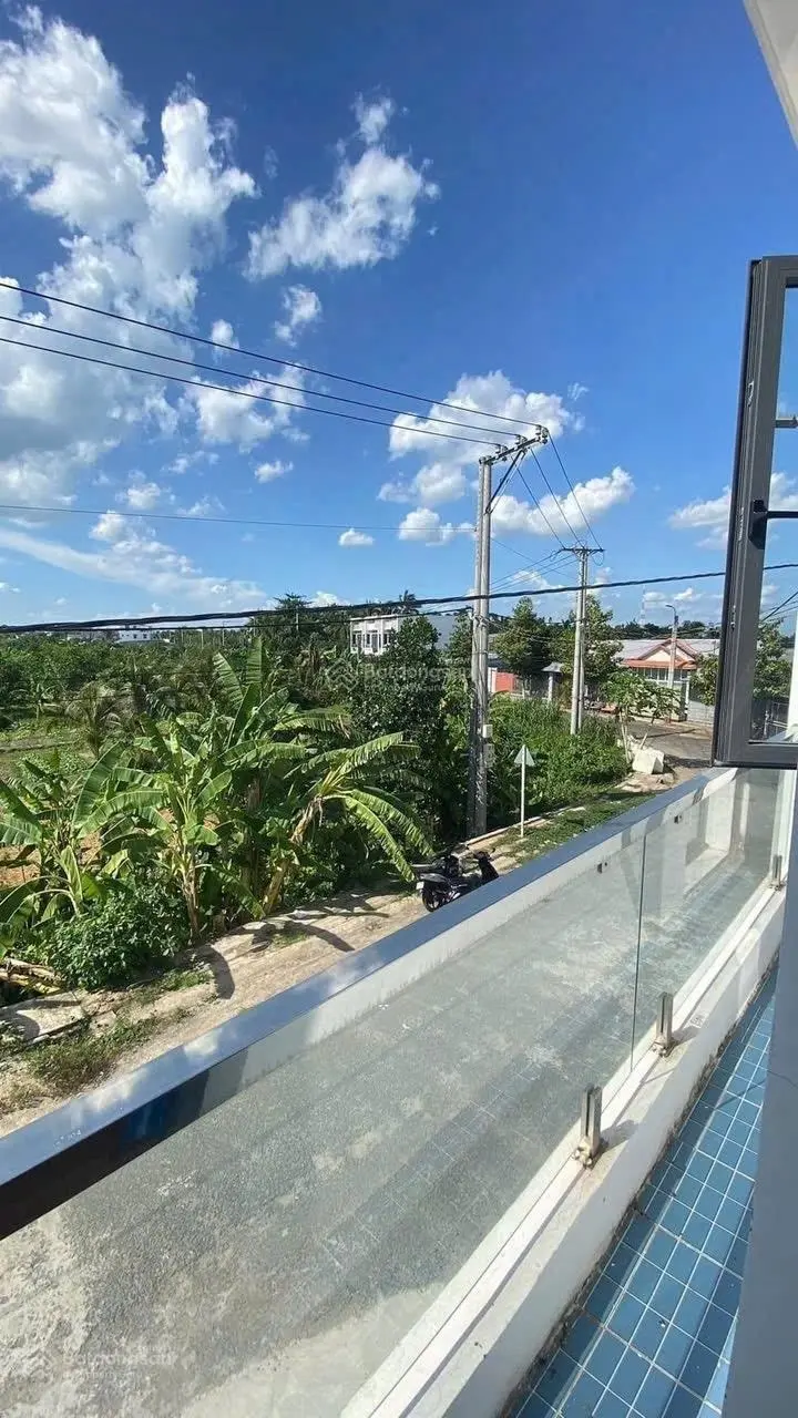 Bán nhà 1 trệt 1 lầu đường nhựa ôtô phường 2, sau sân vận động tp vĩnh long