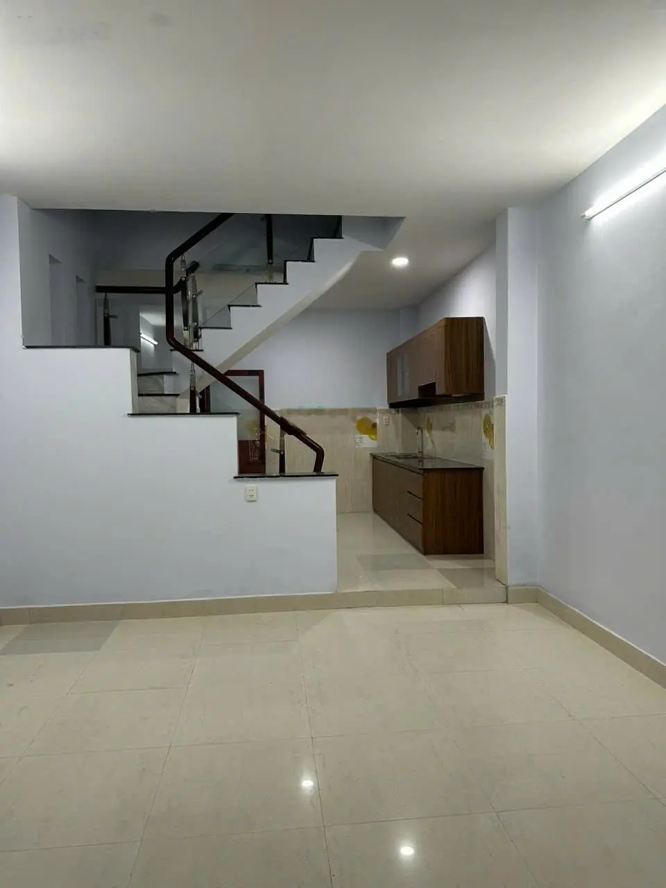 Bán nhà hẻm ô tô Nhất Chi Mai, DT 4 x 12m, trệt 2 lầu ST, nhà mới ở ngay