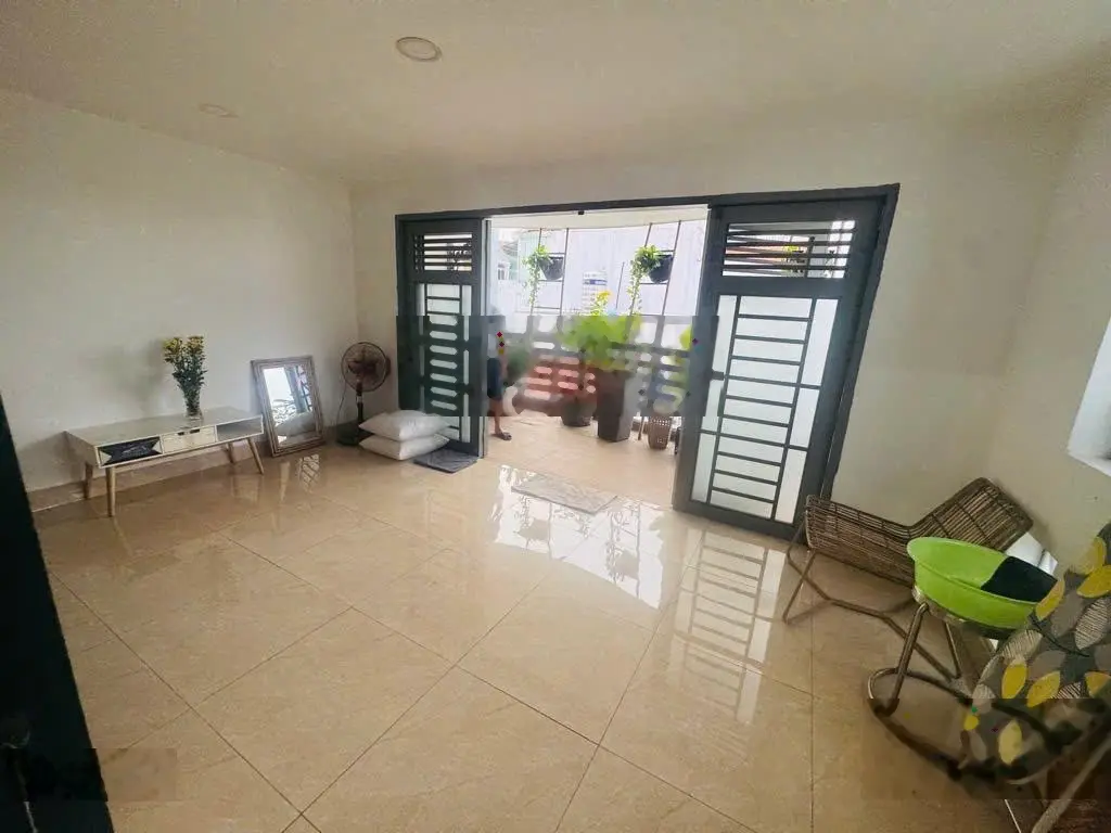 Bán nhà 2 tầng, hẻm 8m, DT 90m2 giá 10,5 tỷ sát mặt tiền Dương Quảng Hàm, P5, Gò Vấp