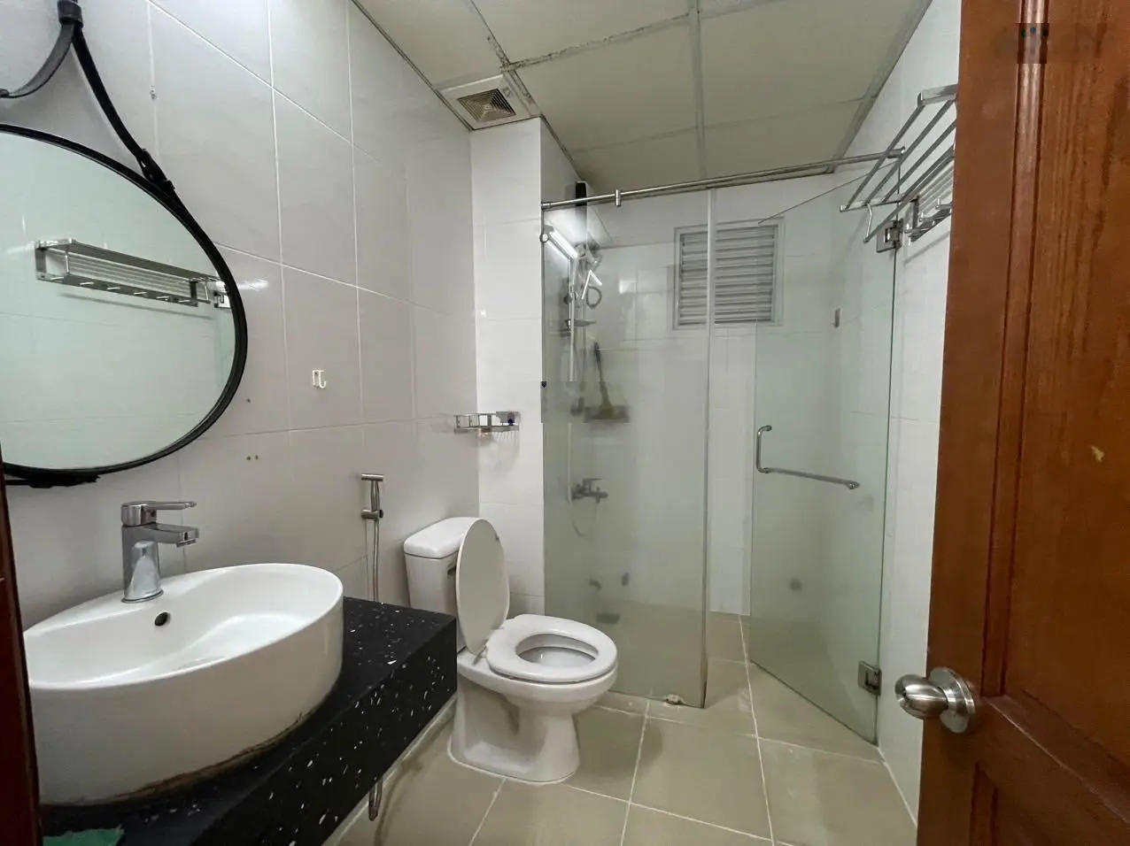Căn hộ full nội thất gần biển. Chỉ việc xách va ly vào ở. Có sổ hồng riêng