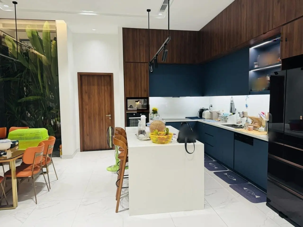 Xuất cảnh bán gấp biệt thự MT khu Tên Lửa, 270m2, có hồ bơi, NT 5 sao, 25.8 tỷ. 0914 994 *** Hậu