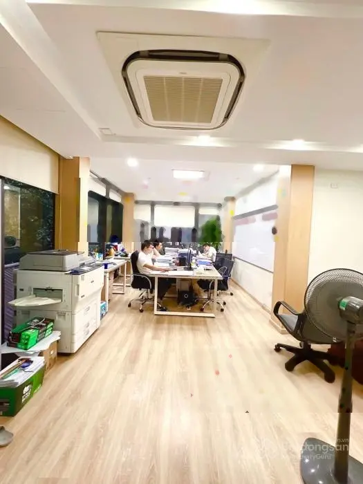 Bán nhà Trần Quốc Hoàn-Trần Đăng Ninh, Cầu Giấy 72m2, thông sàn, 45 chỗ, nhỉnh 25 tỷ, thang máy