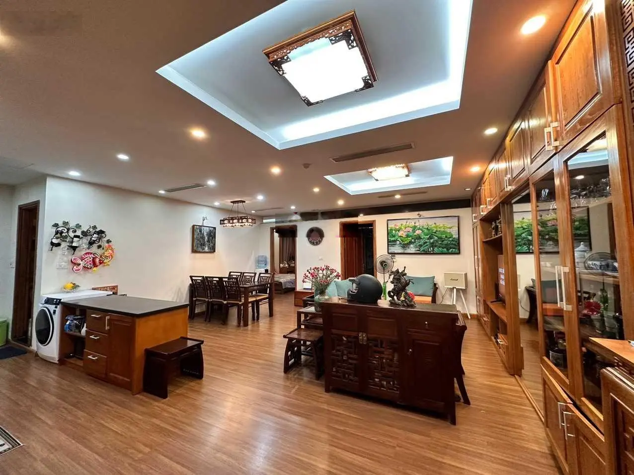 Bán gấp ! 170m2, 4pn, giá chỉ 12 tỷ. cửa đông nam, nt cao cấp, vị trí thuận lợi. lh: 0343,202.831