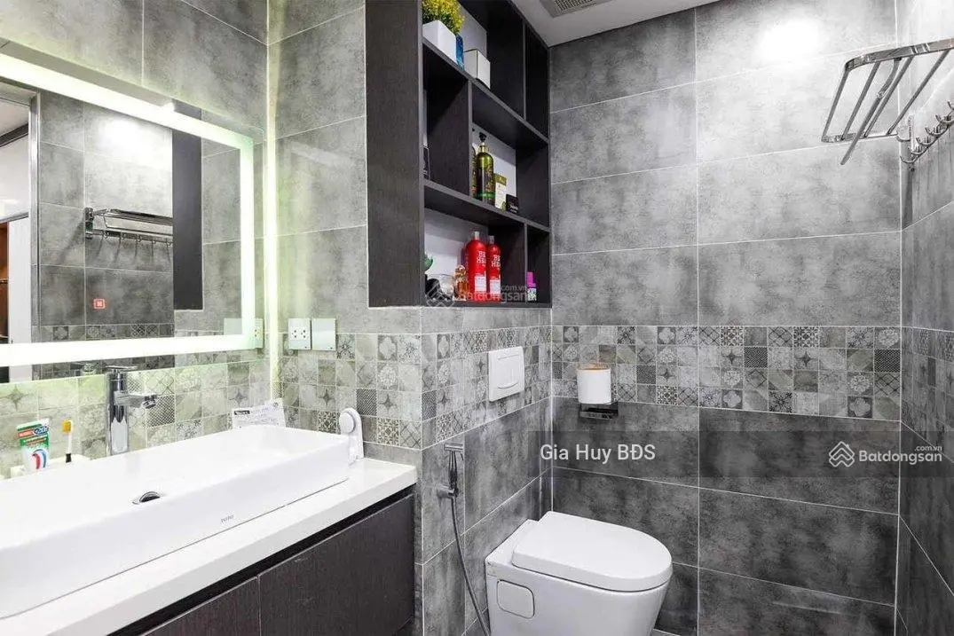 Chính chủ gửi bán căn hộ Hong Kong Tower DT: 105m2, tháp B, 3PN, căn góc, full đồ nội thất