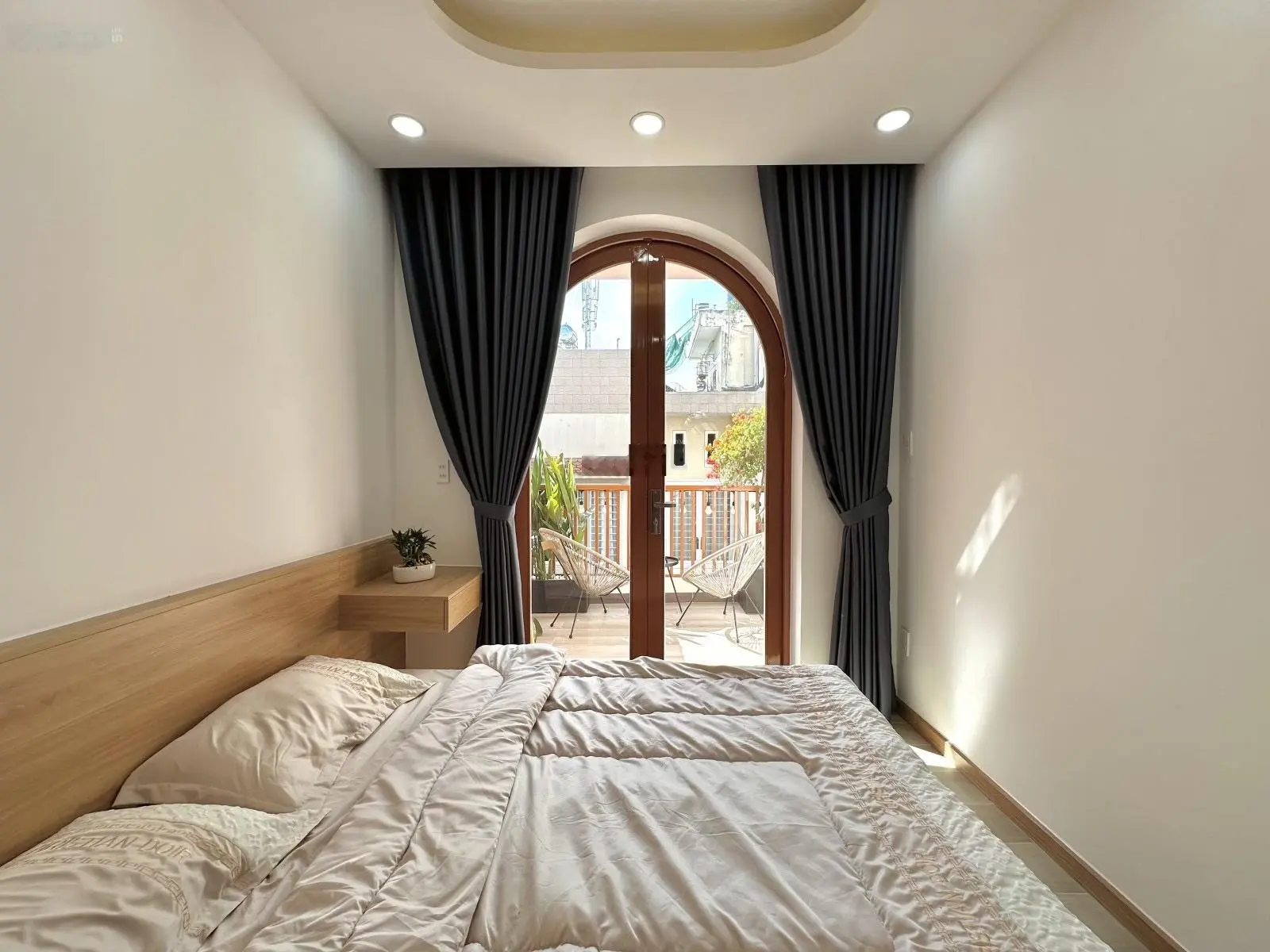 Bán nhà đẹp có thiết kế hiện đại, full nội thất trên đường Bạch Đằng, phường 24, Bình Thạnh.