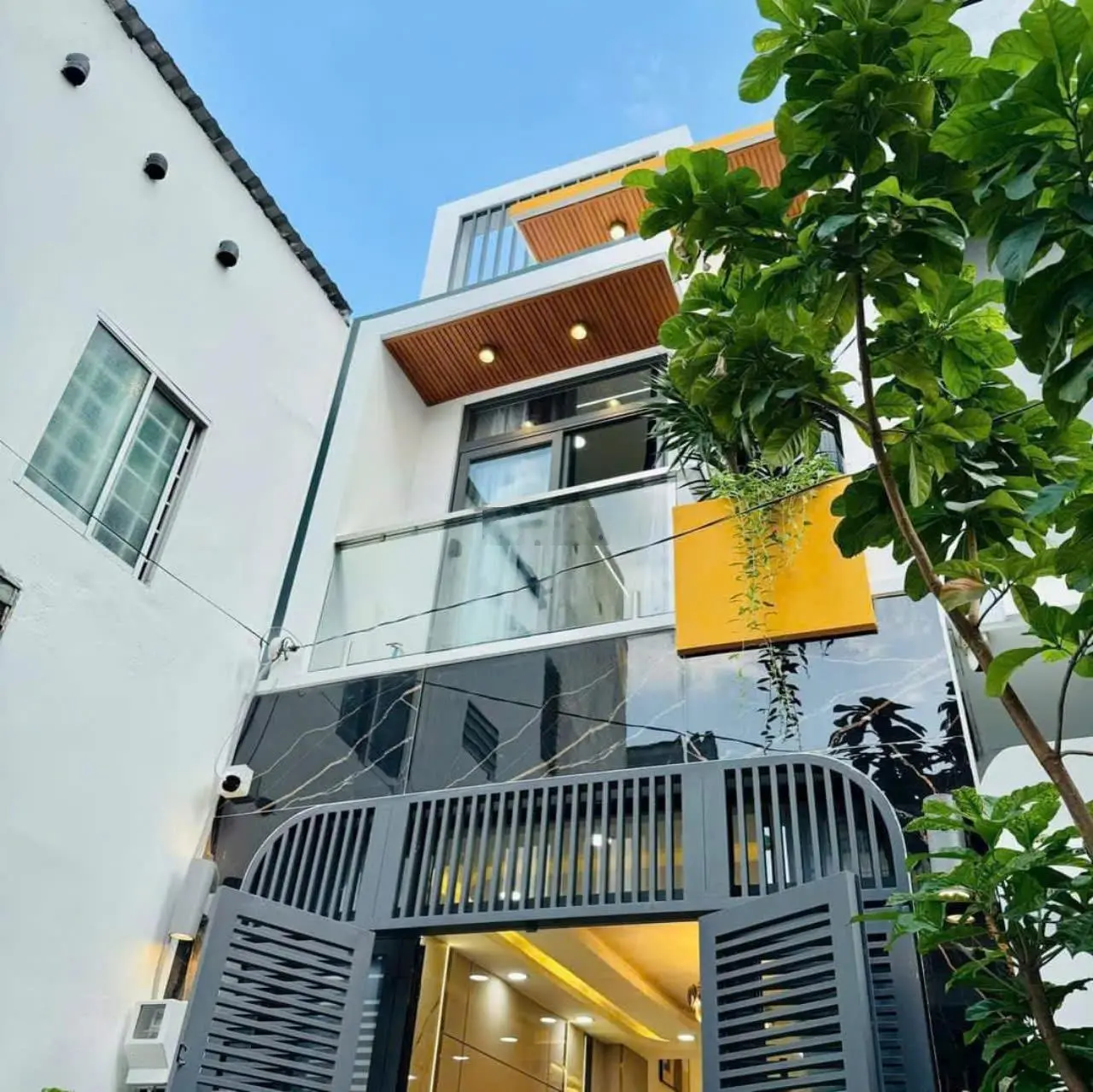 Chủ cần bán nhà gấp Bùi Văn Ngữ, Q12, 64m2, 2 tỷ 200, cho thuê 18 triệu, Sỗ sẵn