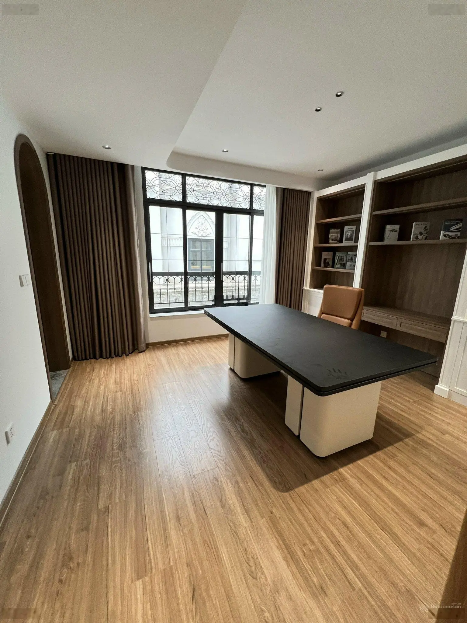Cần Bán Gấp Biệt thự Kita Ciputra - Tây Hồ, 150m2, 1 hầm + 4 tầng, giá 320 triệu/m2