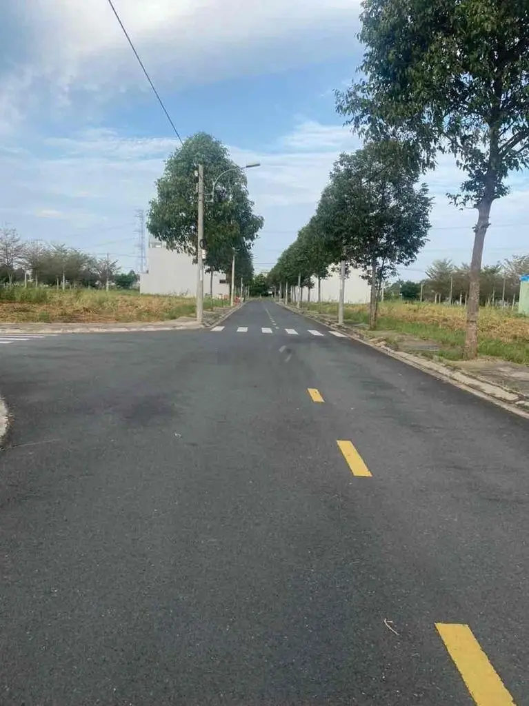 bán nền đường số 1 khu dân cư Sài Gòn village giá 1ty950 trục thông T&