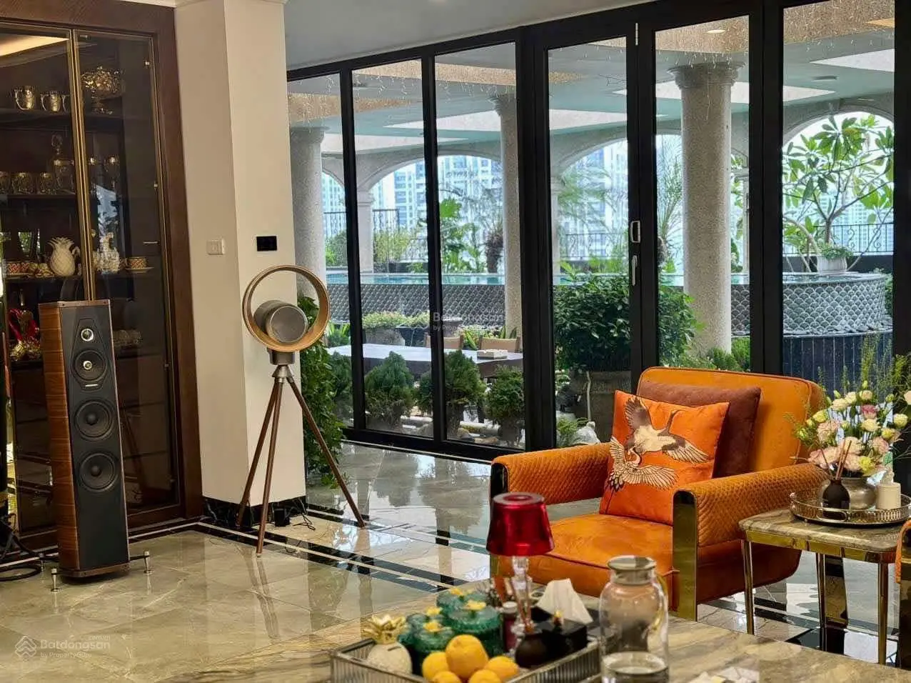 Bán penhouse minh khai, 560m2, 4/5 ngủ, hướng đông nam, bể bơi, view thành phố, siêu đẹp!