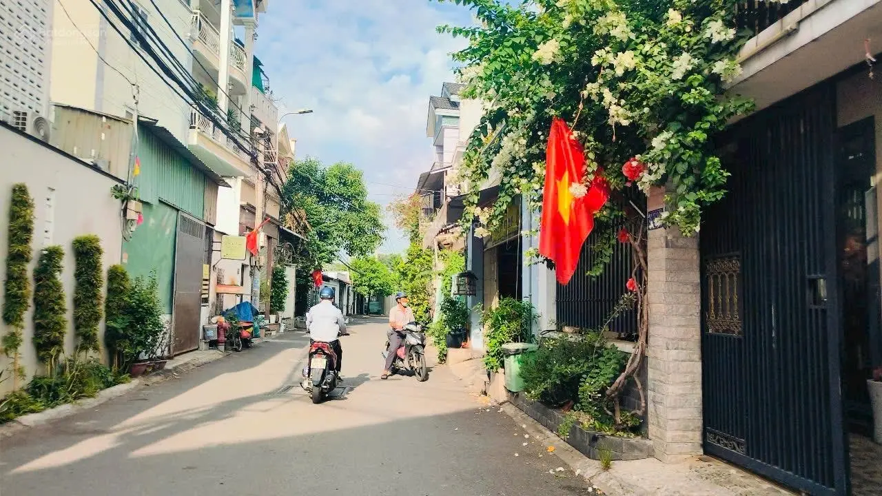 Nhà đẹp 2 tầng ô tô đậu đỗ gara tại gia - hxh 6m - 83m giá chỉ 7.2 tl - khu phân lô an ninh