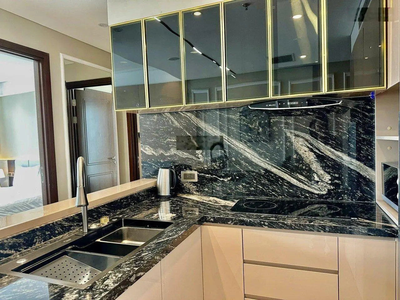 Sập Hầm ! Bán Căn Hộ Biển Cao Cấp 2 phòng ngủ view biển 100m2 Four Points - Võ Nguyên Giáp, Đà Nẵng