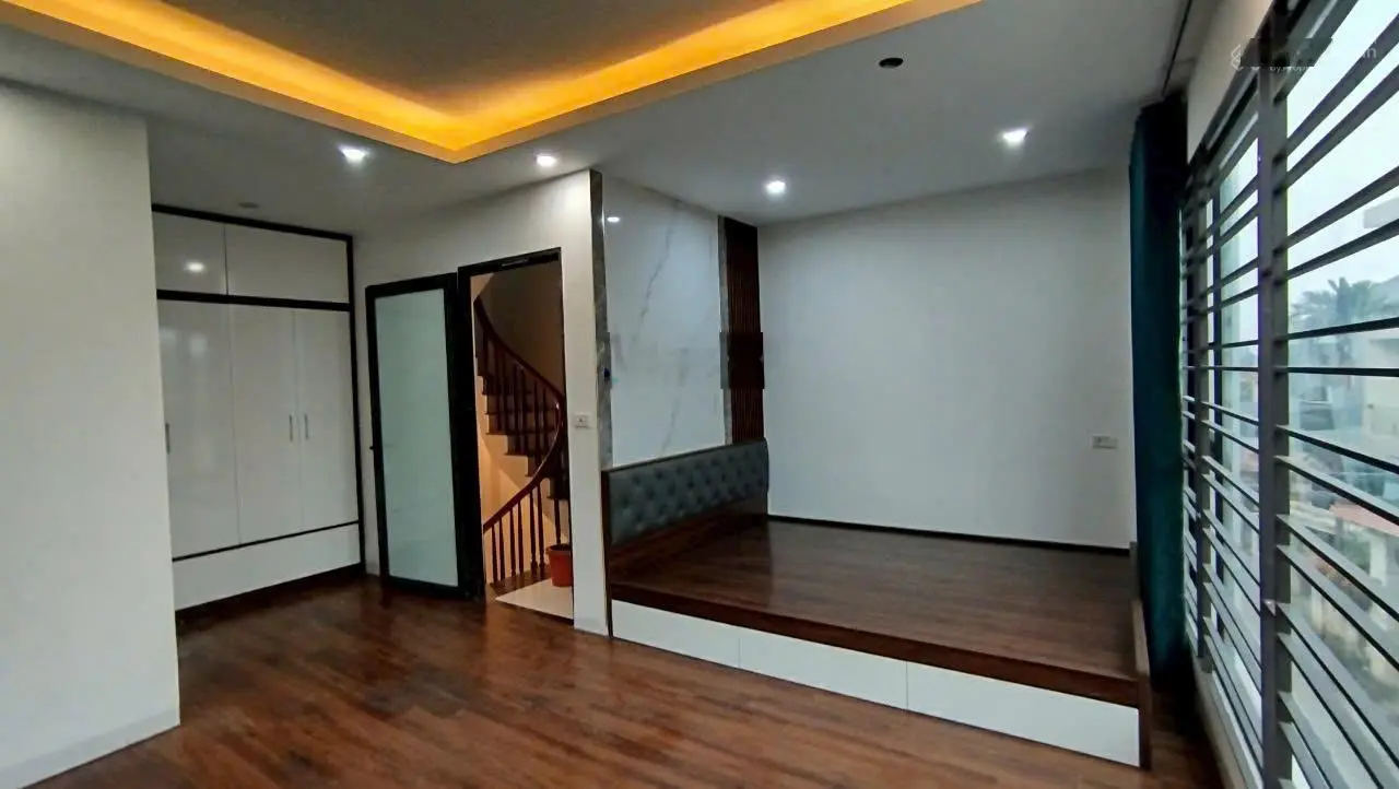 Cực hiếm, mới, đẹp, 31m2, 5 tầng, căn góc, kinh doanh, xe tải tránh