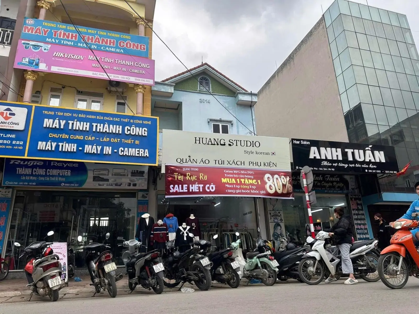 Cần tiền bán nhà mặt phố 3 tầng kinh doanh buôn bán sầm uất
