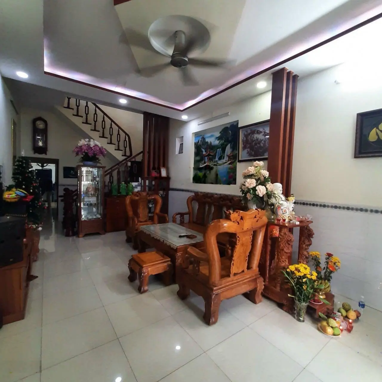 Hàng thơm. Giá siêu hạt rẻ. Nhà gần Vincom TP. Dĩ An. DT: 172m2 lầu trệt 5 phòng ngủ. Giá: 4,8 tỷ