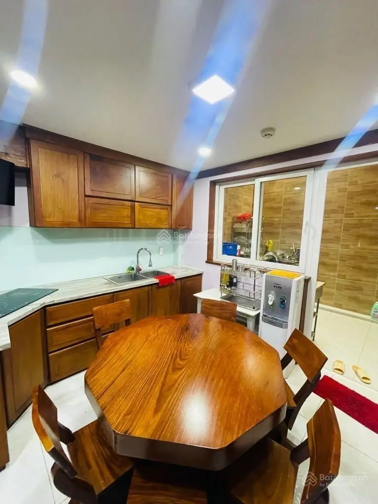 Gấp. Bán Nhà Đẹp 7 Tầng, Tdt 630m2, Có Thang Máy, Dòng tiền 2 tỷ/năm. Đường Tô Hiến Thành, Quận 10