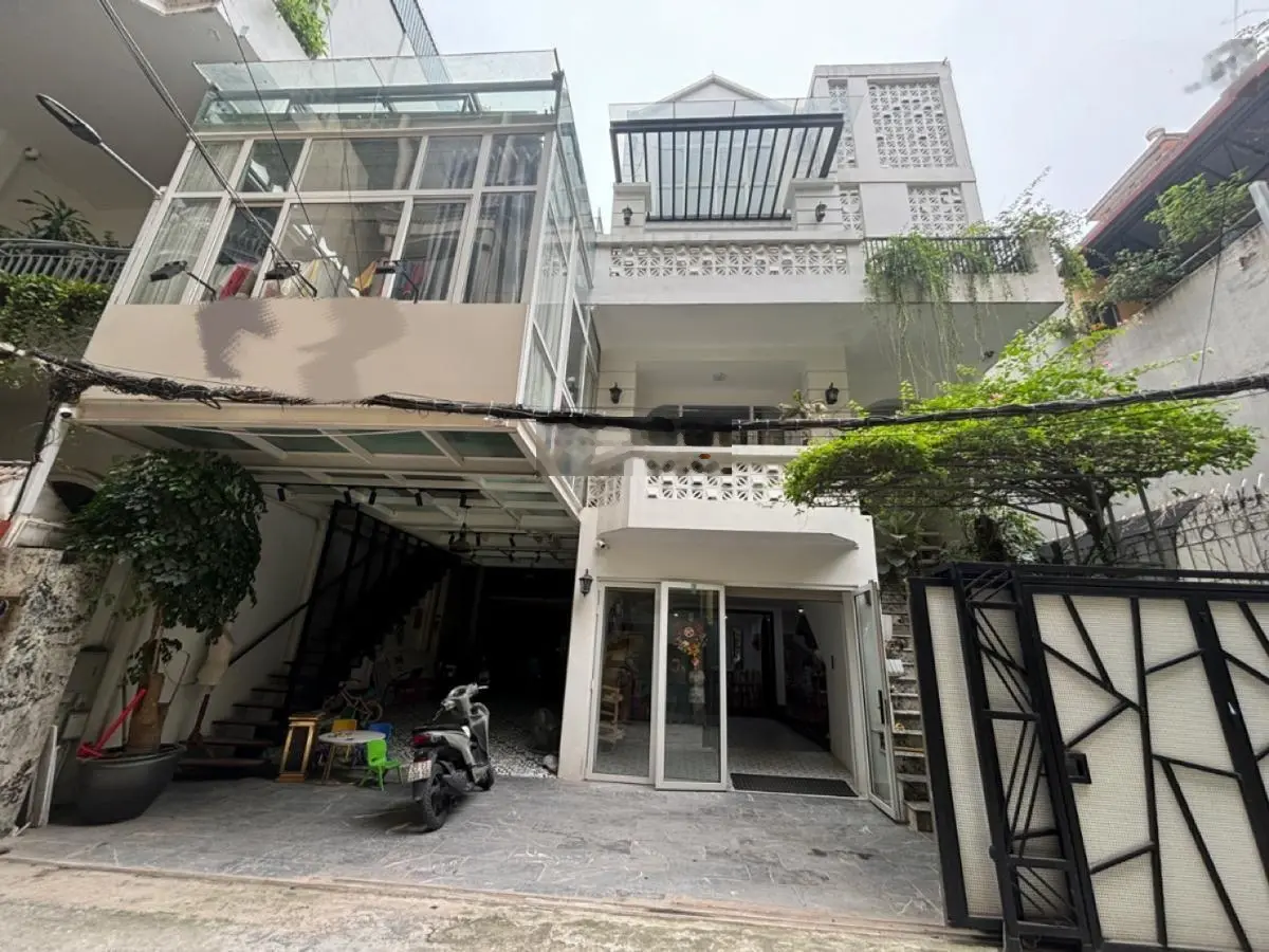 Bán nhà siêu vip Phùng Chí Kiên 164m2 x 3 tầng mặt tiền 11m ô tô tránh cực đỉnh khu dân trí cao
