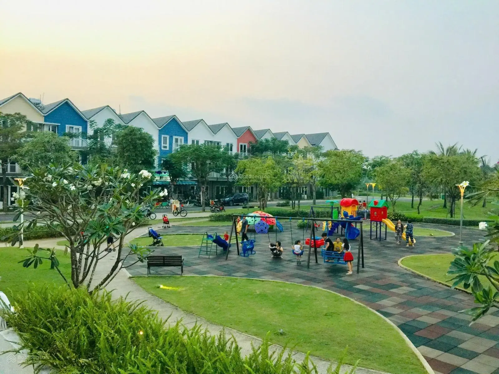 Bán nhanh căn nhà phố Park Riverside hoàn thiện đã có sổ giá 9,2 tỷ , làm việc chủ không giá ảo