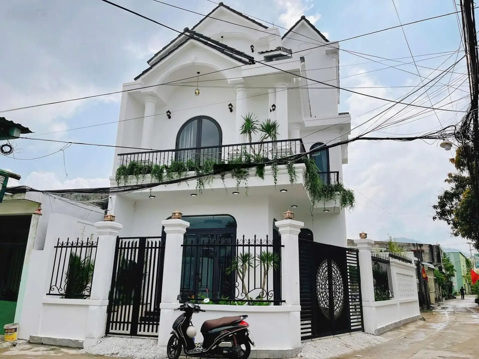 Cần bán biệt thự 2 mặt tiền kiệt gần trường Duy Tân, diện tích lớn 107m2, giá nhỉnh 4 tỷ