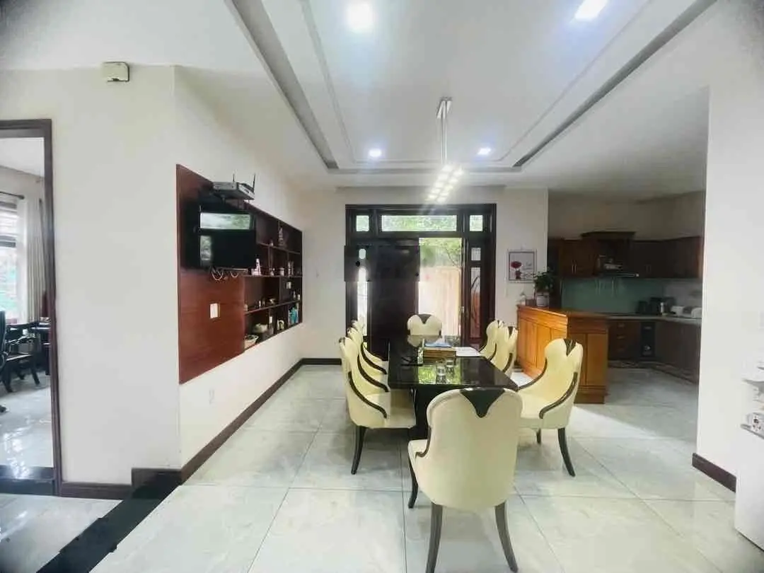 Biệt thự Nam Việt Á, 400m2, 3 tầng, 5PN, sát sông Hàn