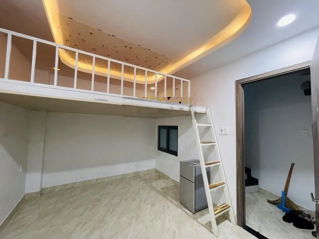 ĐHCN Nguyễn Văn Nghi, P7, Gò Vấp- Trục về sân bay - CHDV 10PN - 40tr/ Tháng - 40M2 -5 Tầng -8.1 Tỉ