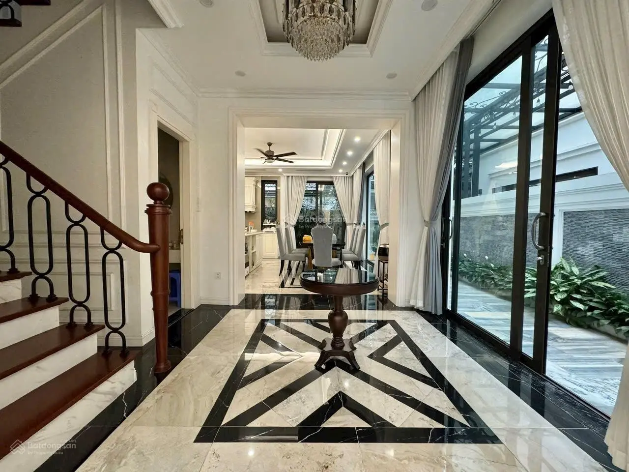 Biệt thự siêu Vip mặt hồ Tulip 7 đông nam hoàn thiện đẹp chỉ việc ở