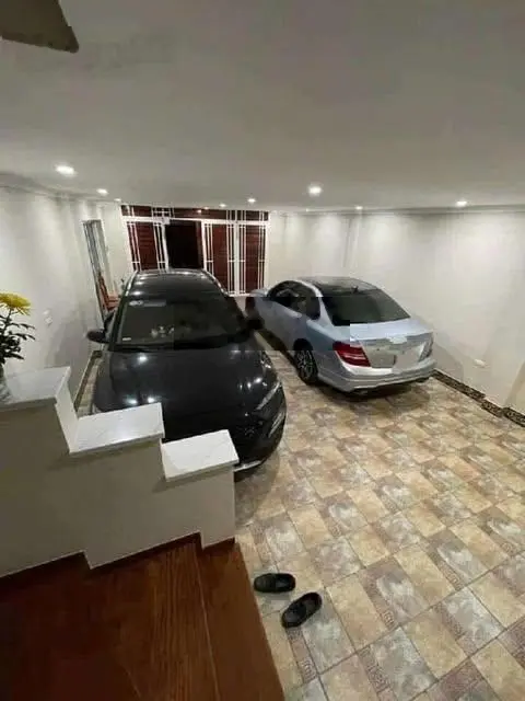 Bán gấp nhà phố Bồ Đề 73m2 7tầng thang máy, gara 2 ô tô kinh doanh ngõ thông phố Hồng Tiến 17. X Tỷ